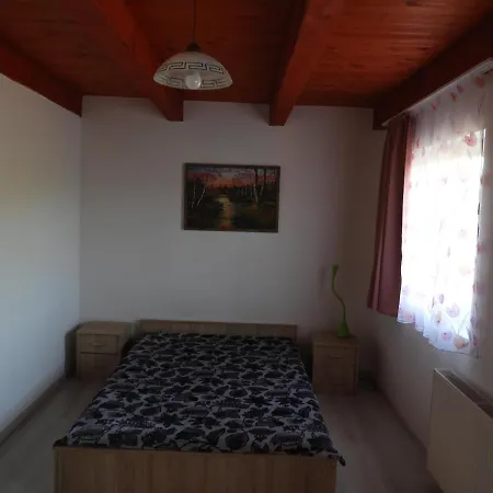 Atilla Vendeghaz Apartment